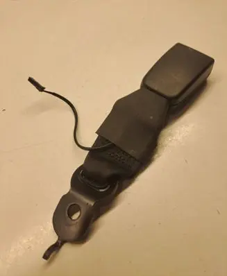 BMW 5 F10 F11 Middle seatbelt buckle (rear) 7243275 B021213Z 34088414D