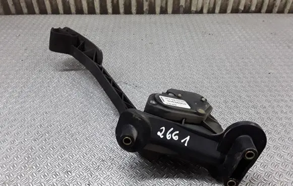 Volvo S60 Accelerator throttle pedal 30636004
