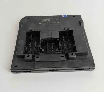Volkswagen Golf VII Central body control module 5WK50913 5Q0937084AS