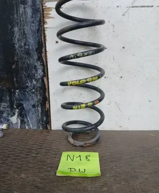 Volkswagen Polo IV 9N3 Front coil spring