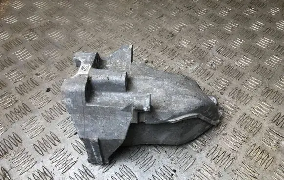 Mercedes-Benz C W205 Engine mounting bracket A6512234204