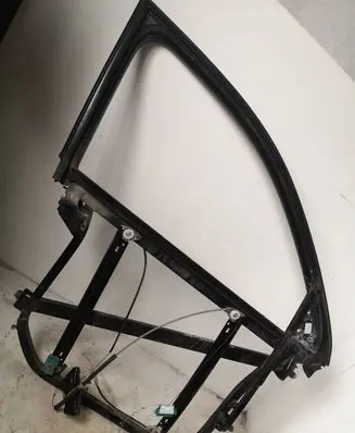 Volkswagen Touareg I Front window lifting mechanism without motor