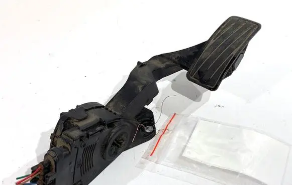 Fiat Sedici Accelerator throttle pedal 49400-79J90