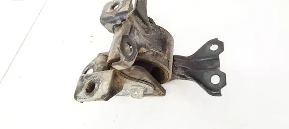 Engine mount bracket