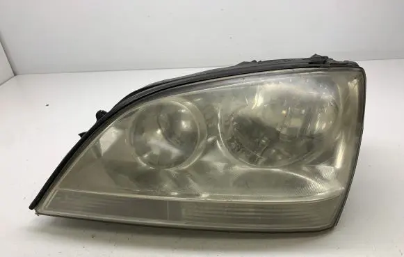 KIA Sorento Headlight/headlamp 921013E0