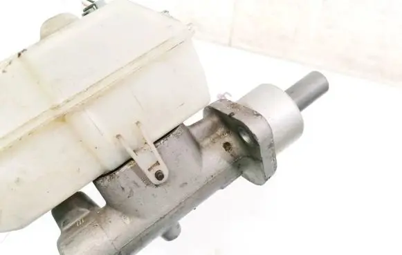 Nissan Micra Master brake cylinder