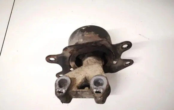 Opel Tigra B Engine mount bracket 13109200