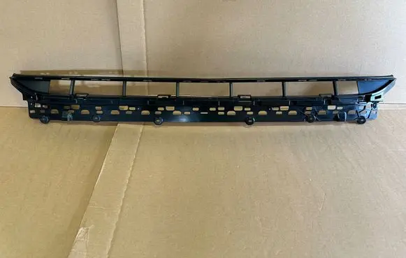Audi Q8 Front bumper lower grill 4M8807647D AU536308S