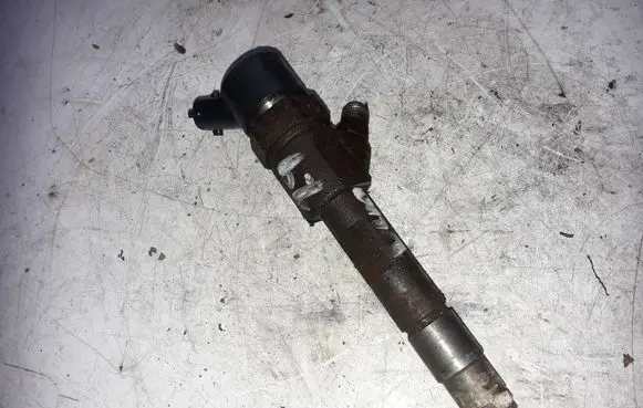 Volvo S40, V40 Fuel injector 0445110021