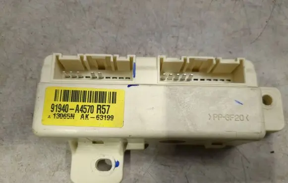 KIA Carens III Relay mounting block 91940A4570 13065N AK63199