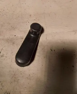 Opel Vivaro Front door window winding handle 