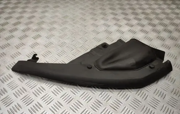 Front bumper lip