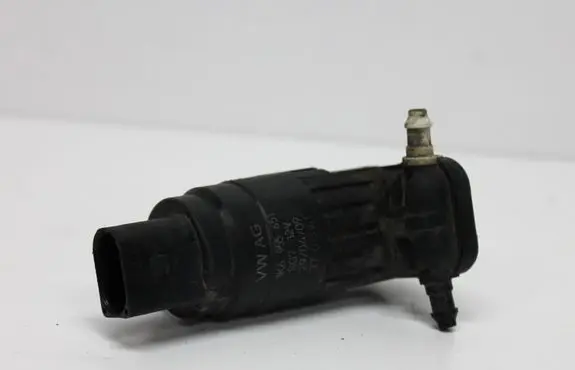Volkswagen Polo V 6R Windscreen/windshield washer pump 1K6955651