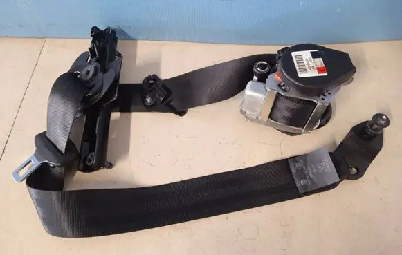 Land Rover Evoque I Front seatbelt BJ32611B09 BJ32611C46AB