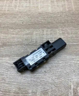 Volkswagen Phaeton Airbag deployment crash/impact sensor 4B0959643E