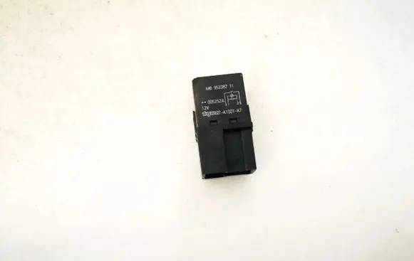Mitsubishi Space Star Other relay mb953382