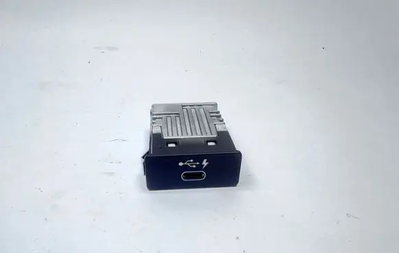 BMW 5 G30 G31 G38 USB socket connector 0108916L 036003