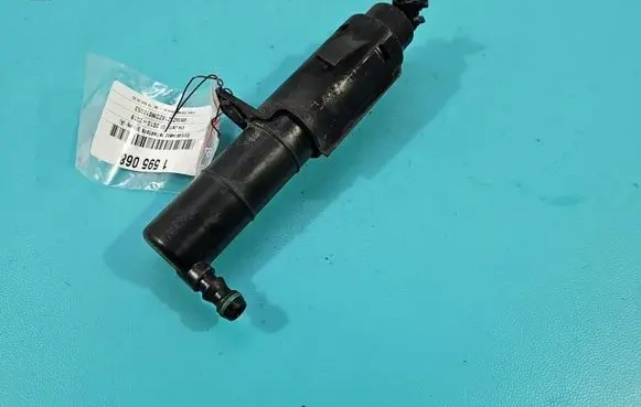 Volkswagen Jetta VI Headlight washer spray nozzle 5K0955978A IMPRK1595068