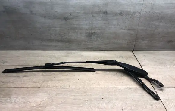 Mercedes-Benz E W213 Front wiper blade arm A2058240119 W000051791
