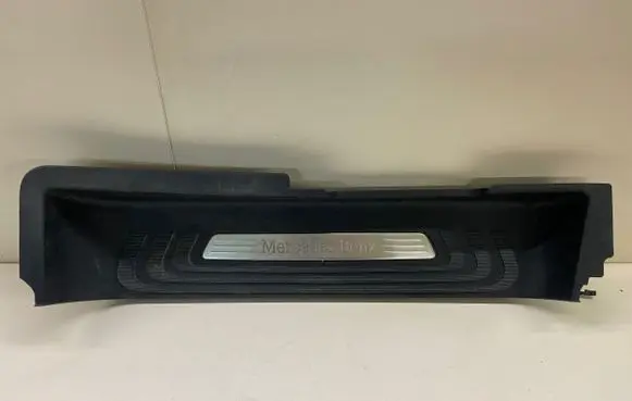Mercedes-Benz V Class W447 Sill/side skirt trim A4476801906 9051