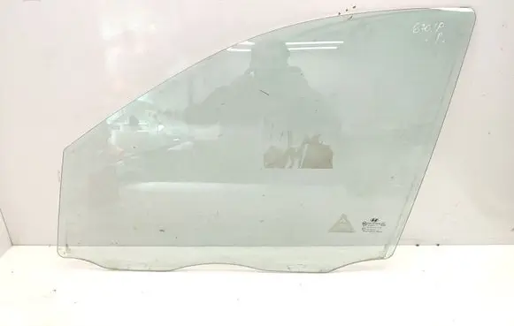 Hyundai Santa Fe Front door window glass four-door 43R000382