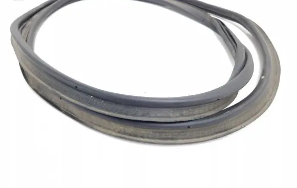 Trunk rubber seal (body)