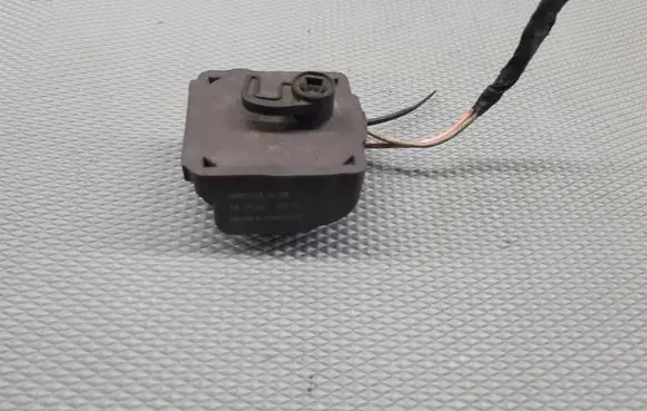 Smart ForTwo II Fuel tank cap lock 8961-04