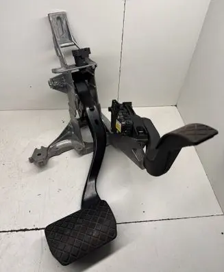 Audi A4 S4 B7 8E 8H Brake pedal bracket assembly 8E1721117D 8E172353G
