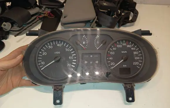Renault Clio II Speedometer (instrument cluster) P8200261119C 216723130 NS7092251K