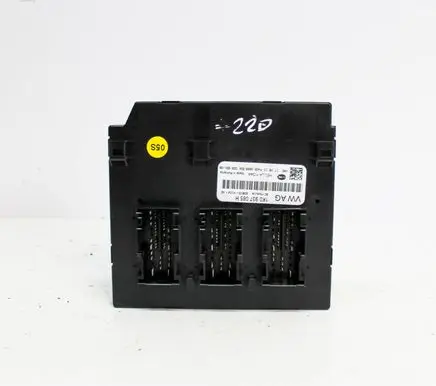 Volkswagen Golf VI Central body control module 1K0937085H