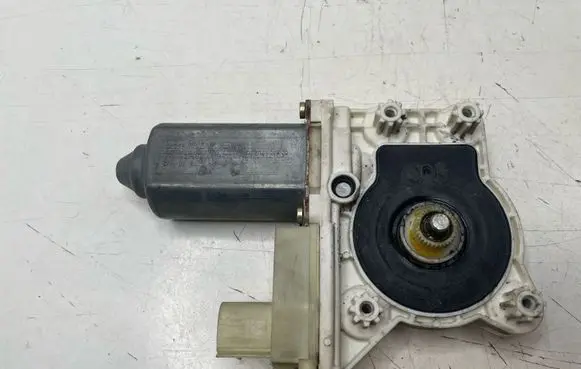 BMW 7 E65 E66 Rear door window regulator motor 105964101