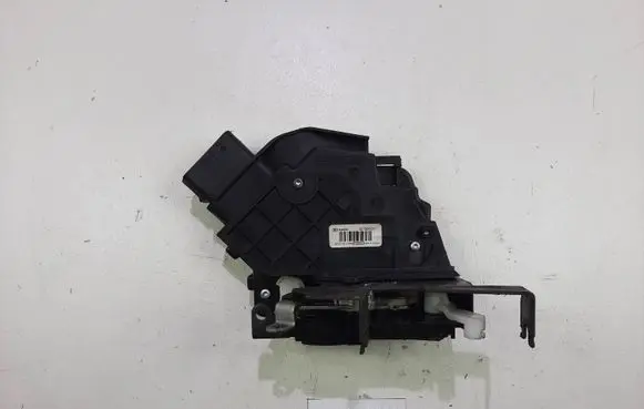 Volvo C30 Front door lock 30799308