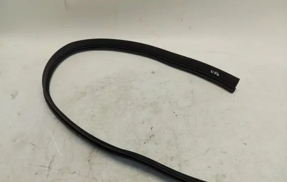 BMW 2 Active Tourer U06 Engine compartment rubber 8737140