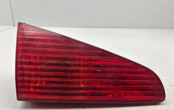 Peugeot 607 Tailgate rear/tail lights 