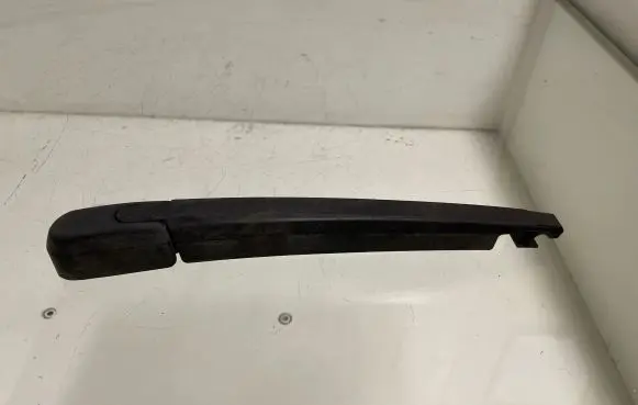 Toyota Corolla Verso E121 Rear wiper blade arm