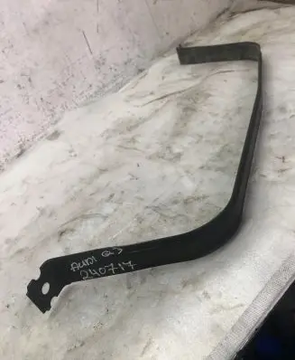 Audi Q3 F3 Fuel tank mounting bracket 5qf201656a