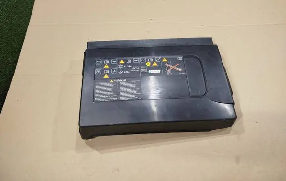 Renault Trafic III (X82) Battery box tray cover/lid 244979923R P1013034