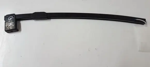 Toyota Prius (XW30) Rear door windshield rail 