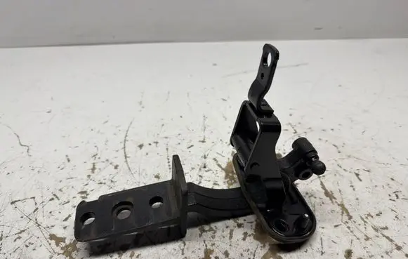 Volvo XC70 Tailgate/trunk/boot hinge 31298103