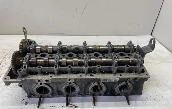 BMW 3 E90 E91 Engine head 778109304 14030320 301107