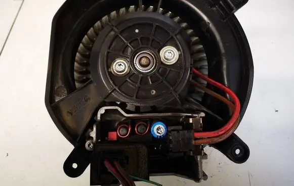 Mercedes-Benz E W211 Heater fan/blower C3373