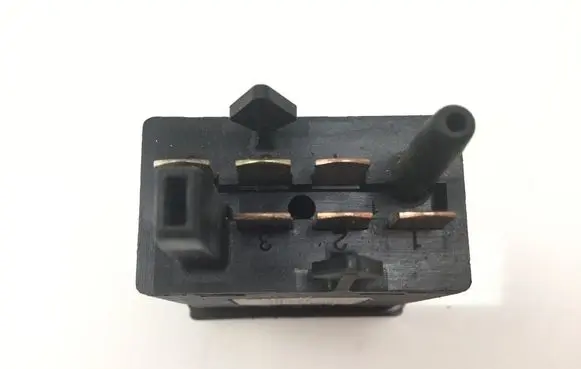Volkswagen PASSAT B5 Windscreen/window heater switch 3B0959621C