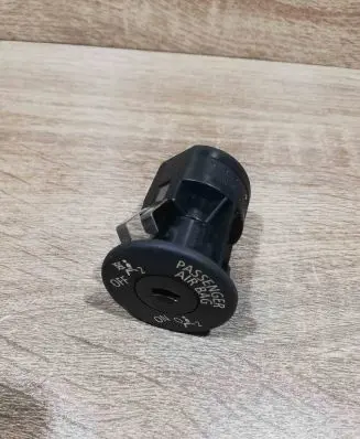 Passenger airbag on/off switch