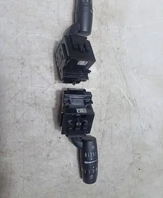 Wiper turn signal indicator stalk/switch