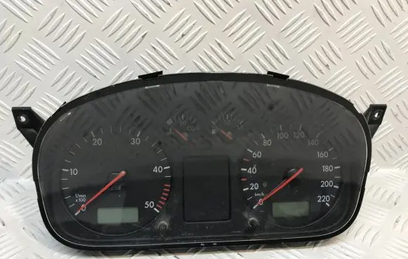 Volkswagen Transporter - Caravelle T4 Speedometer (instrument cluster) 7D0920801B