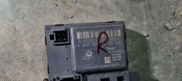 Mercedes-Benz Sprinter W906 Door control unit/module A9068204026 00005226