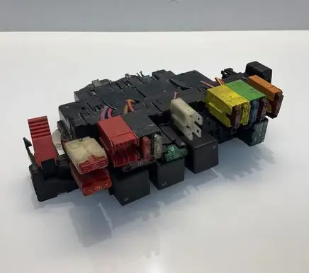 Mercedes-Benz S W220 Fuse module A0285458132 05045132 0451323499309