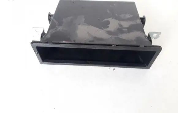 Nissan Almera Glove box 6847535f00 g402-5671-100-11