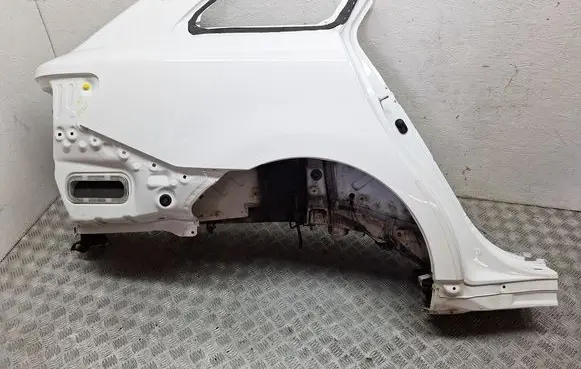 Toyota Avensis T270 Rear quarter panel 6160105110 6563705030 6106705901