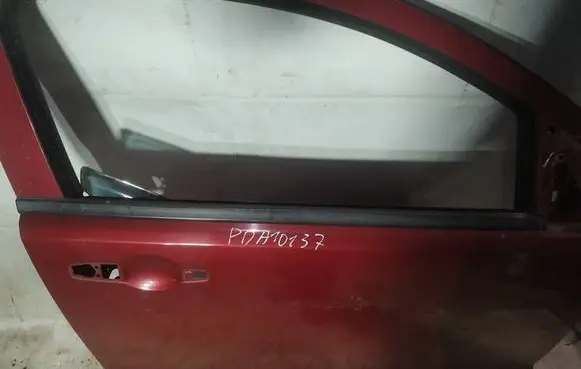 Dodge Caliber Front door glass trim molding 